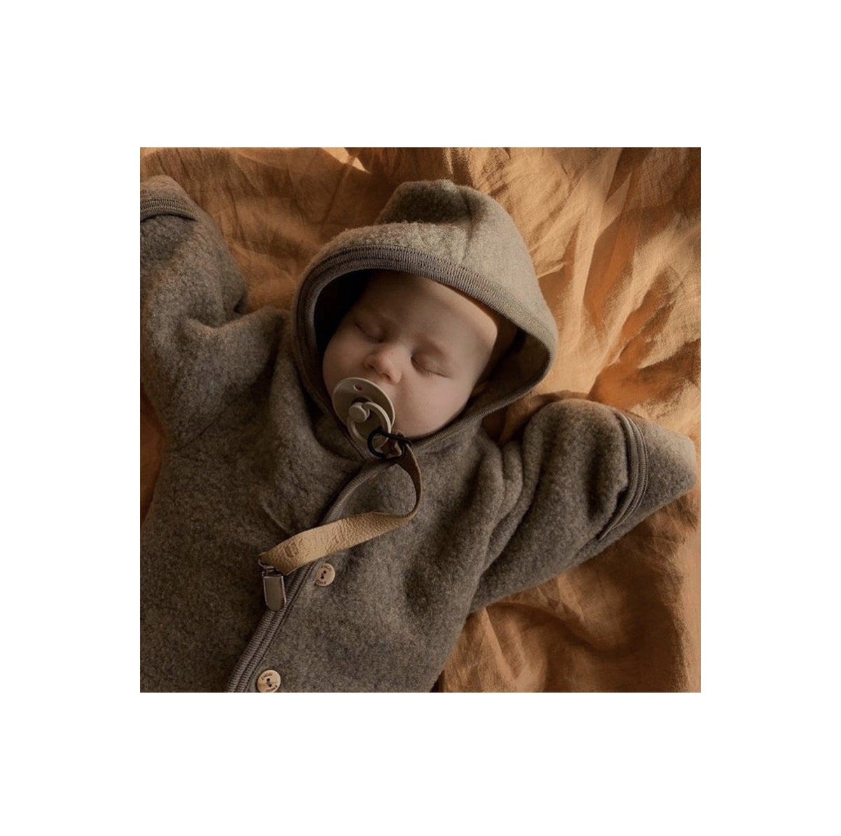 Kombinezon z wełny merino walnut