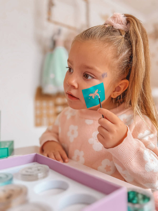 Kreatywne szablony do makijażu i malowania twarzy