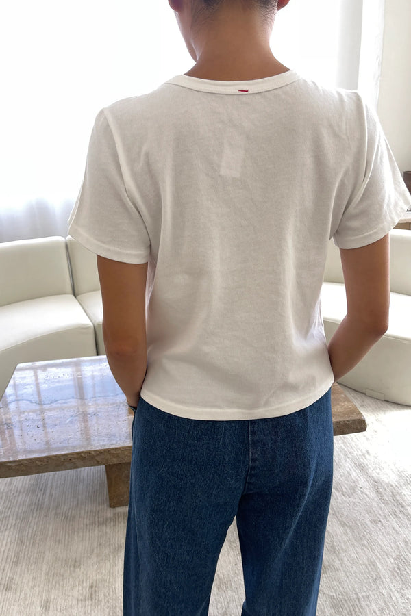 The Little Boy Tee – t-shirt damski z bawełny premium, krótki krój, Vintage White