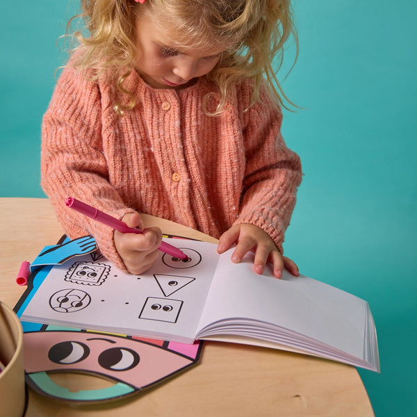 Montessori książka z naklejkami - Figury i Kształty