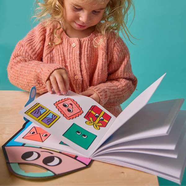 Montessori książka z naklejkami - Figury i Kształty