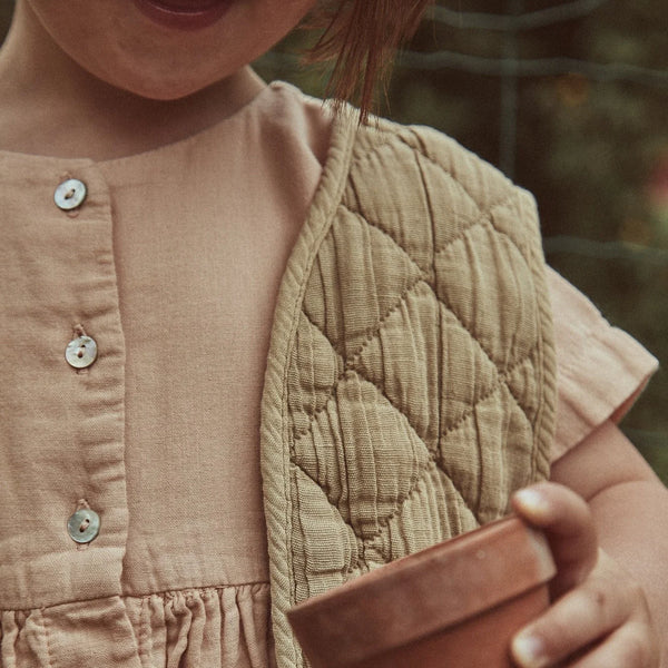 Kamizelka pikowana dziecięca Avoine olive grey Poudre Organic