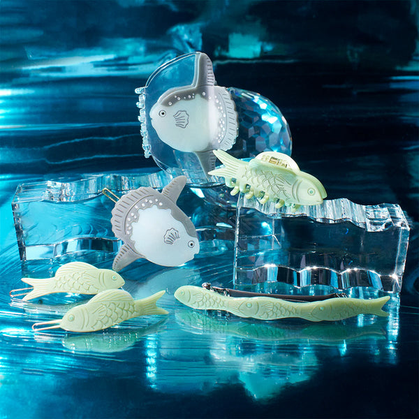 Spinki Jade Fish Barrette Set