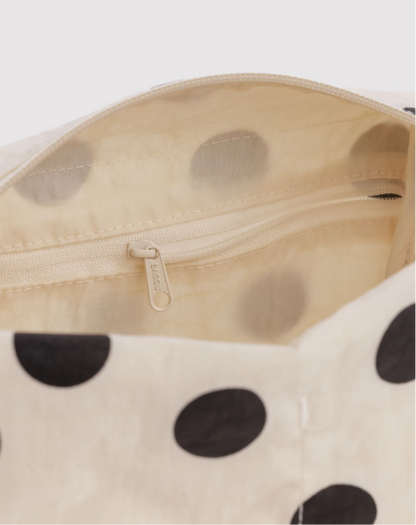 Kosmetyczka Dopp Kit Cream and Black Polka Dot