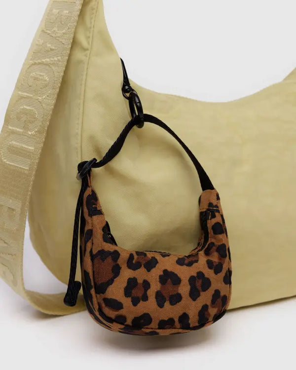 Brelok Crescent Bag Charm leopard Baggu
