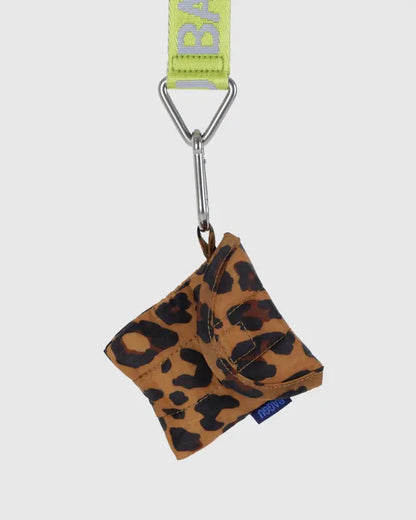 Miękkie etui na słuchawki leopard