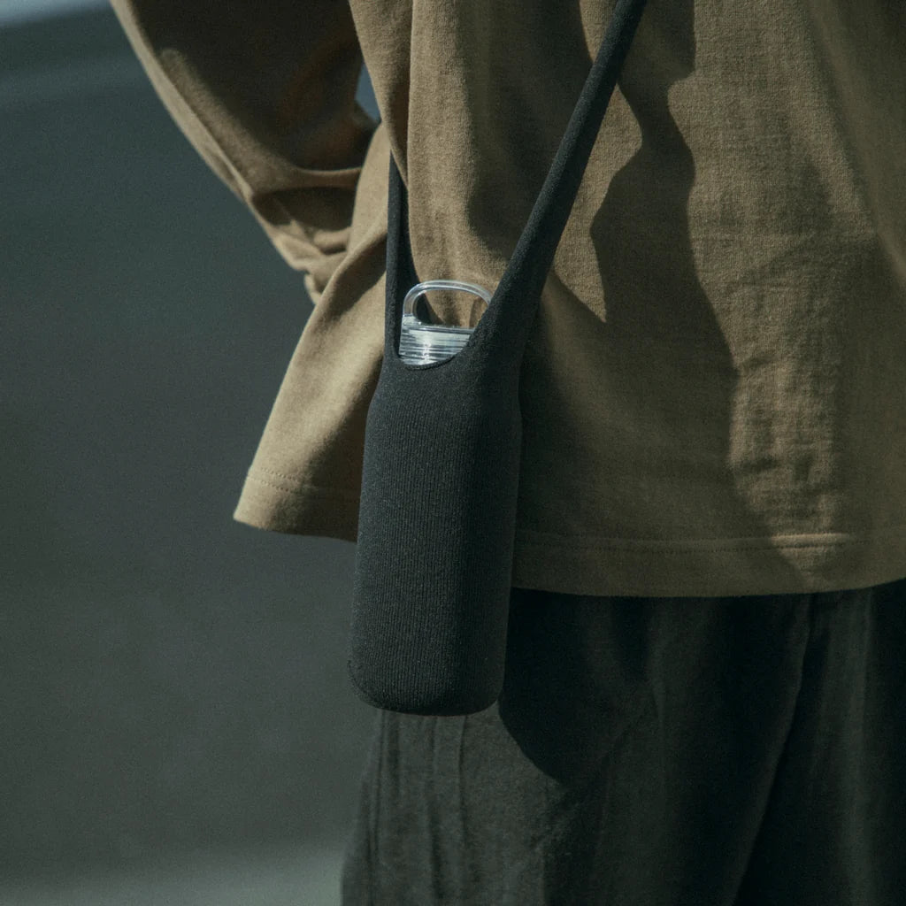 Torba na butelkę Futo Bottle Sling Bag - Black - Kinto