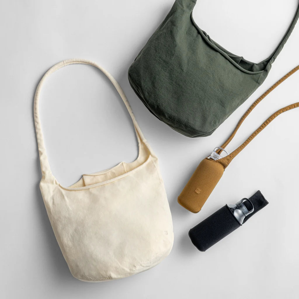 Torba na butelkę Futo Bottle Sling Bag - Black - Kinto
