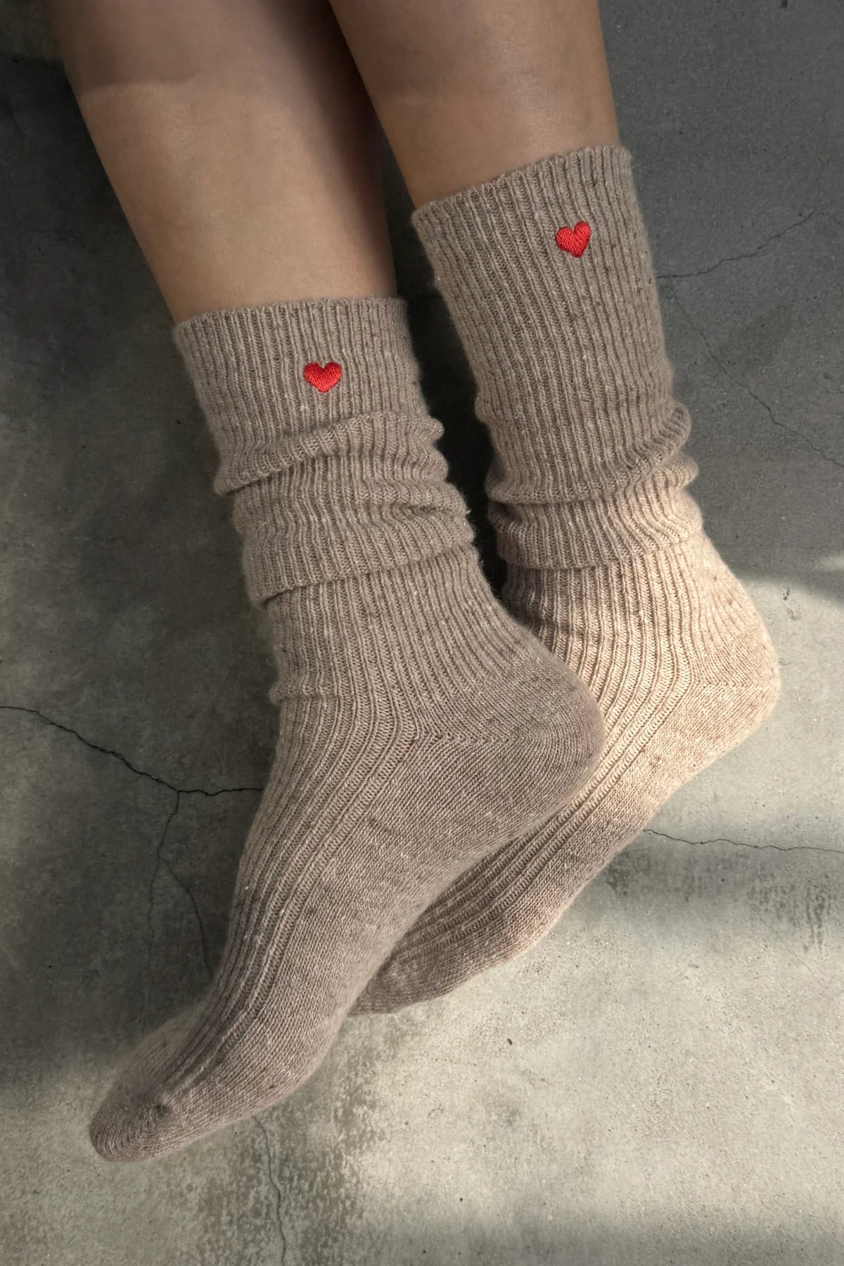 Skarpety Embroidered Snow Socks Tan + Heart