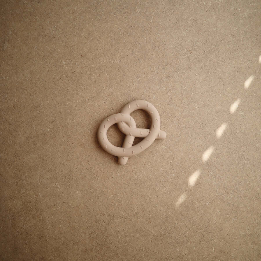 Silikonowy Gryzak Pretzel natural